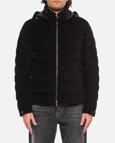 Moncler Vernasca Short Down Jacket In Black