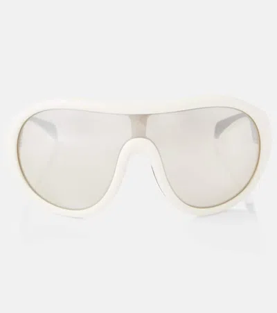 Moncler Cloche Pilot Sunglasses In White/grey
