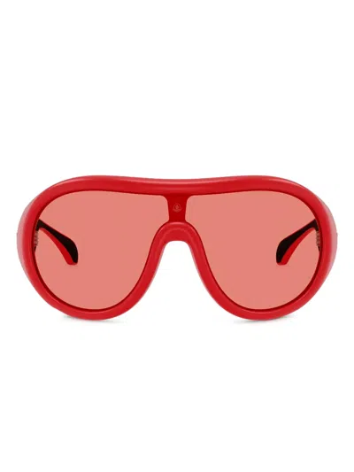 Moncler Cloche Sunglasses In Red