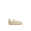 Shop Moncler Chaussures Plates Snug En Shearling In White