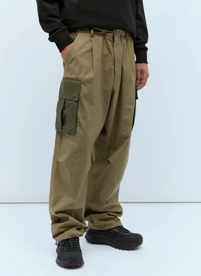 Moncler Contrast Pockets Cargo Pants In Green