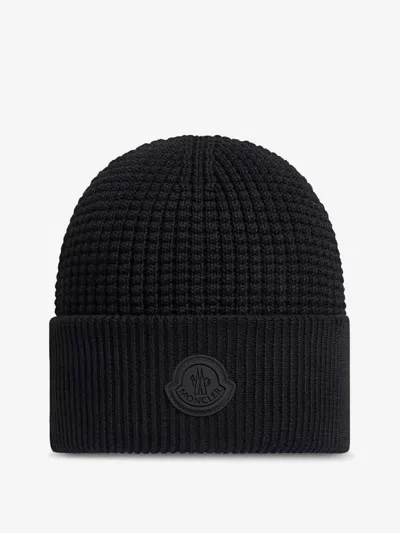 Moncler Cotton Hat With Logo In Black
