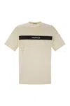 Moncler T-shirt In Cotone Con Logo Gommato In Beige