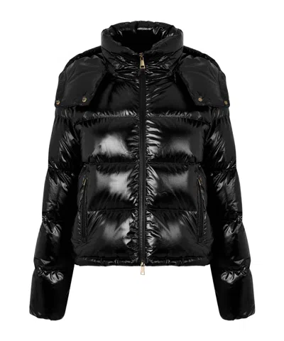 Moncler Cropped Glossy Quilted Down Jacket In Black