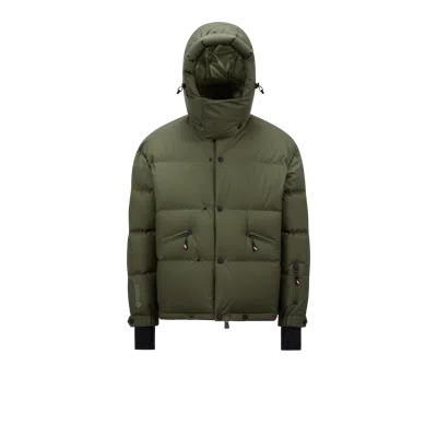 Moncler Doudoune Courte Coraia Gore-tex In Green