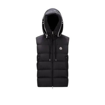 Moncler Cardamine Hooded Down Gilet In Black