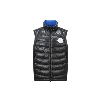 Moncler Menelao Hooded Curvy-quilted Down Vest Grey In Gray