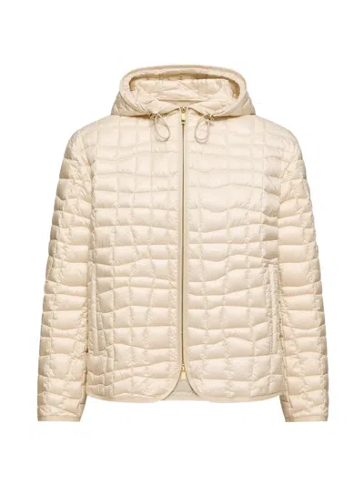 Moncler Eglantier Hooded Geometric-quilted Short Down Jacket In Neutral