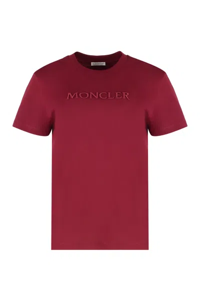 Moncler Embroidered Tonal Logo Cotton T-shirt For Women In Burgundy