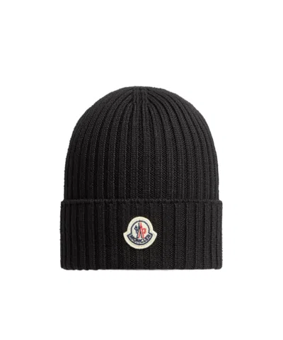 Moncler Enfant Logo Patch Knitted Beanie In Black