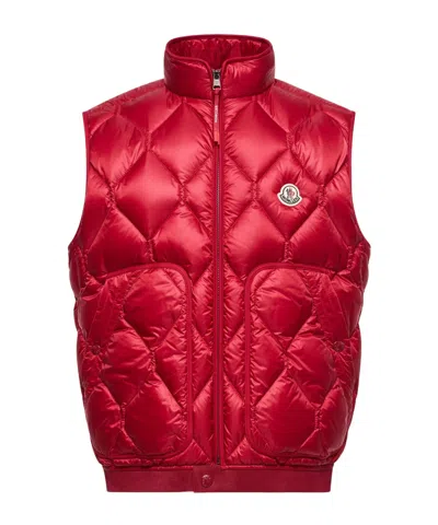 Moncler Erelia Diamond Quilted Down Vest In Red