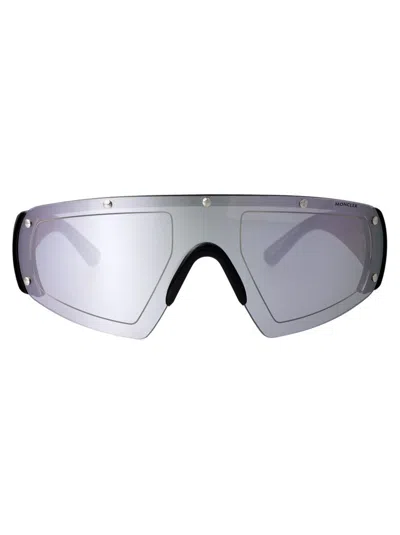 Moncler Eyewear Oversized Frame Sunglasses In Black