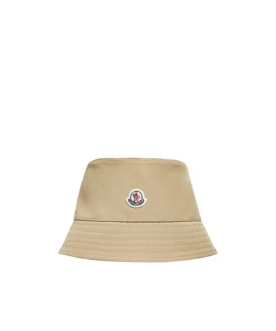 MONCLER MONCLER LOGO PATCH BUCKET HAT