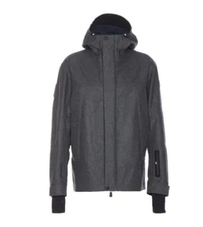 Moncler Concealed-zip Hooded Jacket In Gray