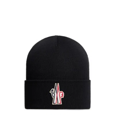 MONCLER MONCLER GRENOBLE LOGO EMBROIDERED KNITTED BEANIE