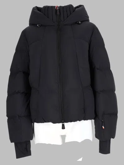 Moncler Grenoble Monochrome Nylon Tech Trench Coat With Stretch Collar In Black