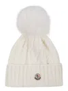Moncler Bonnet En Cachemire Et Laine Avec Pompon In Neutral