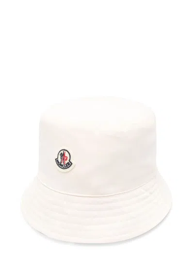Moncler Hat In White