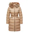 Moncler Doudoune Longue À Capuche Bordée De Shearling Boedic