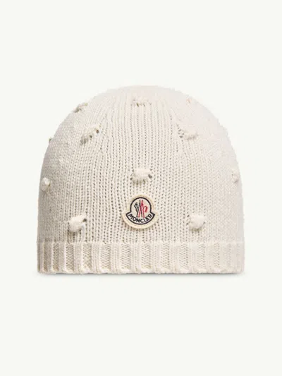 Moncler Kids Kids Wool-cashmere Beanie With Logo Patch In Bianco