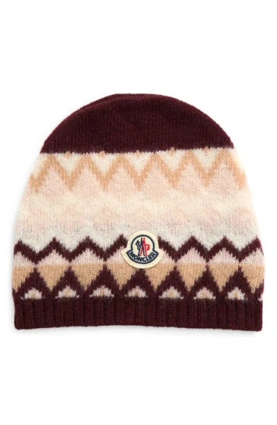 Moncler Kids' Logo Patch Zigzag Jacquard Virgin Wool Beanie In White/burgundy