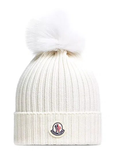 Moncler Kids Mini Rib-knit Pom-pom Beanie With Logo Patch In White