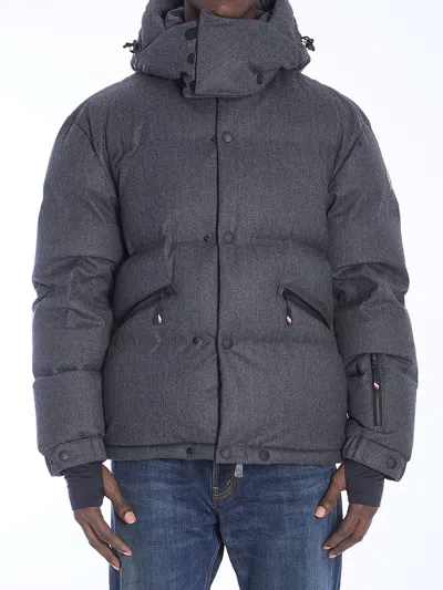 Moncler Men's Krun Short Down Jacket In Grey
