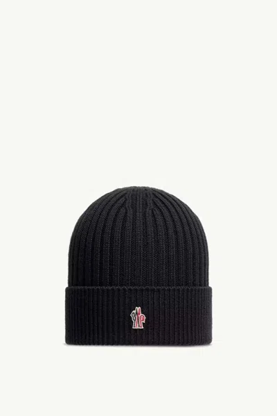 Moncler L20973b0000104761999 Ribbed Knit Beanie In Black