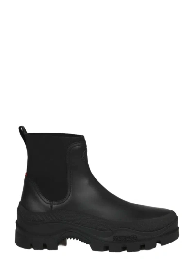 Moncler Larue Leather Chelsea Boots In Black