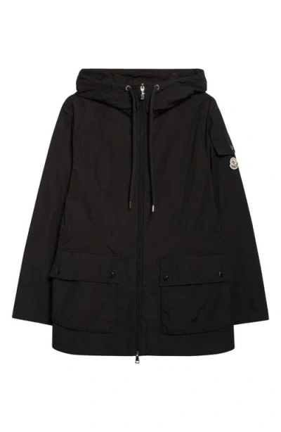 Moncler Leandro Short Hooded Parka In Black