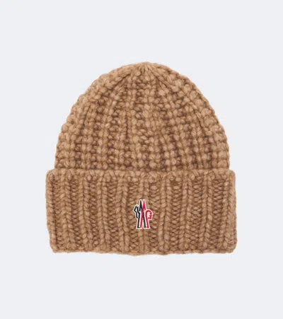Moncler Logo Alpaca And Wool-blend Beanie In Brown