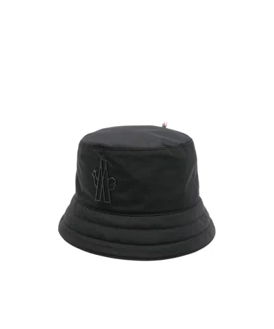 MONCLER LOGO-APPLIQUÉ BUCKET HAT