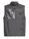 Moncler Weste Mit Logo-applikation In Grey