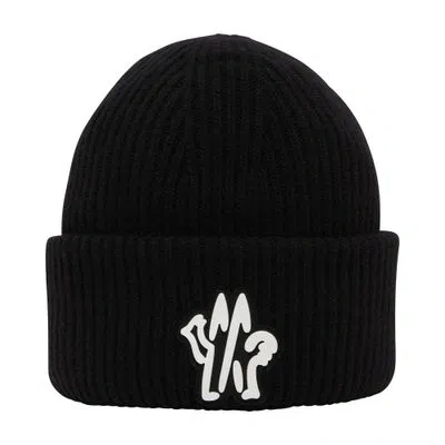 Moncler Logo Beanie In Black