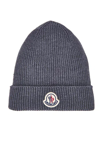 Moncler Logo Beanie In Gray