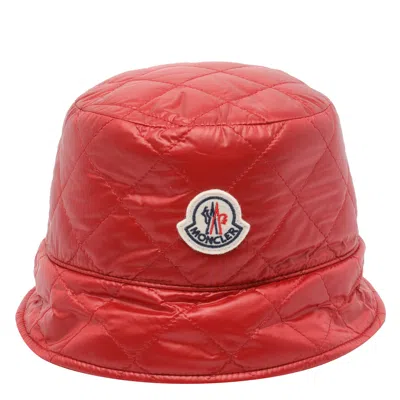 Moncler Logo Bucket Hat In Red