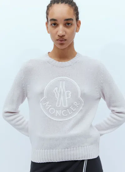 Moncler Logo Embroidery Knit Sweater In Gray