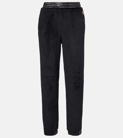 Moncler Logo Fleece Sweatpants In Black