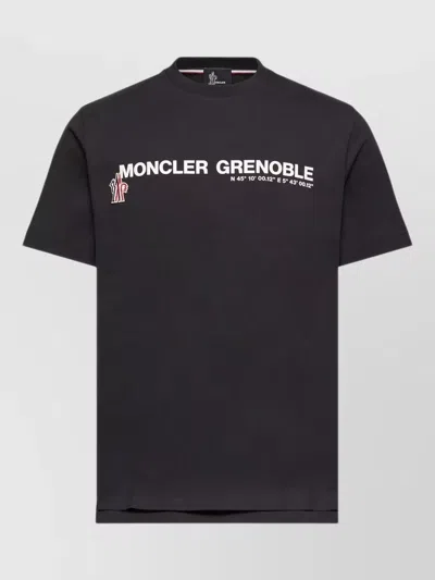 Moncler Logo Graphic T Shirt Short Sleeves In Black