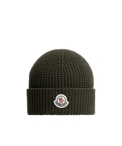 Moncler Logo Hat In Black