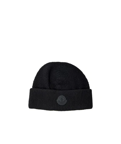 Moncler Logo Hat In Black