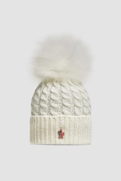 Moncler Logo Hat In White