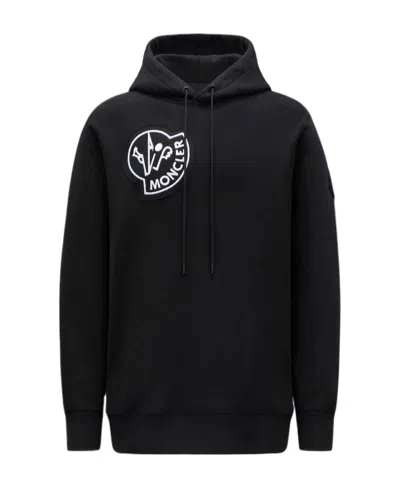 Moncler Logo Hooded Sweater In Black
