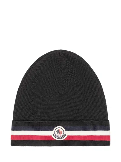 Moncler Logo Mini Beret With Striped Band In Nero