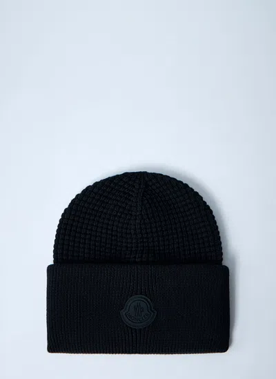 MONCLER LOGO MOTIF BEANIE HAT