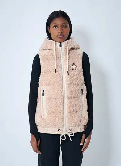 Moncler Logo Motif Hooded Gilet In Pink