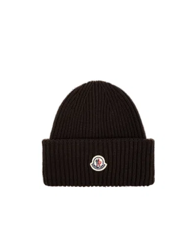 Moncler Logo Patch Beanie In Black