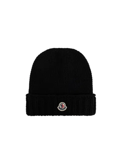 Moncler Logo Patch Beanie In Black