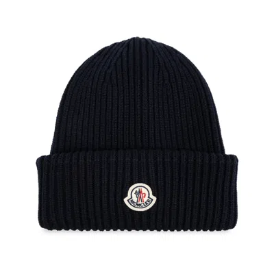 Moncler Logo Patch Beanie In Blue