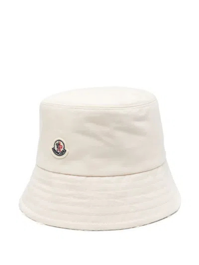 MONCLER LOGO-PATCH BUCKET HAT